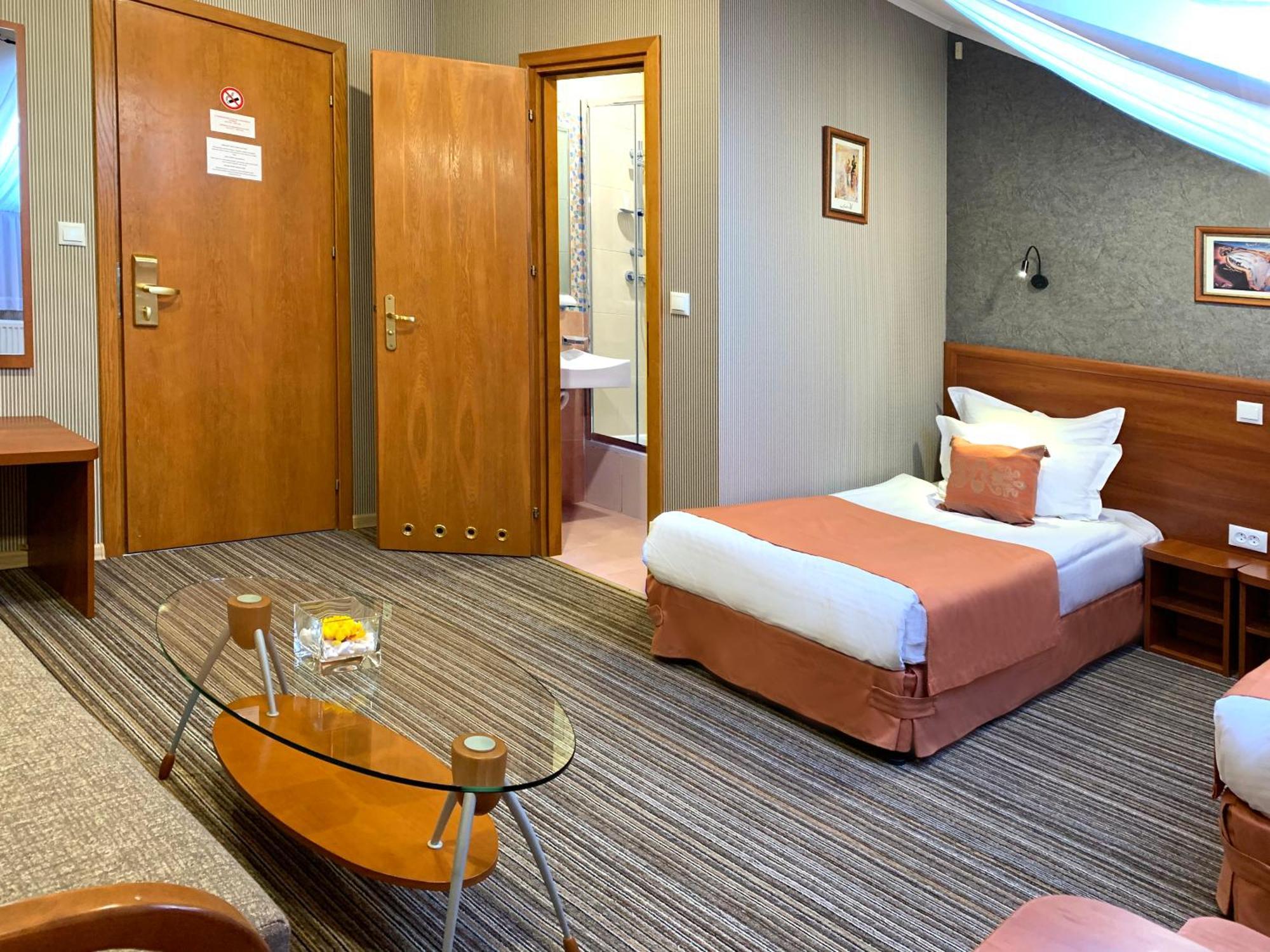 Economy Room In Hotel Eney Lviv Room photo